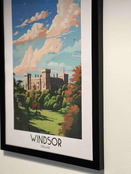 Windsor Gate Retreat: Central 2-Bed with Parking Exterior photo